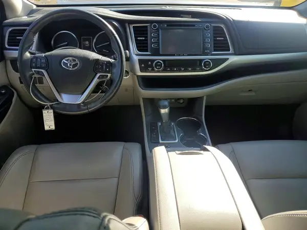 5TDKZRFH7JS550245 2018 TOYOTA HIGHLANDER - Image 8
