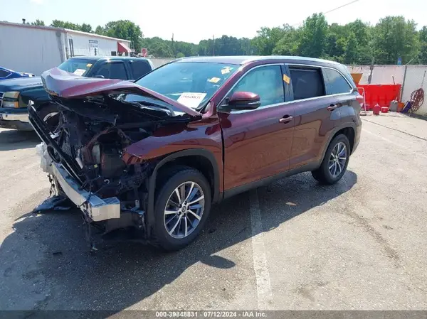 5TDKZRFH7KS298935 2019 TOYOTA HIGHLANDER - Image 2