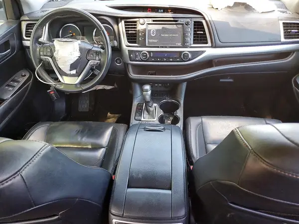5TDKZRFH7KS300005 2019 TOYOTA HIGHLANDER - Image 8