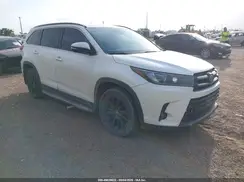 5TDKZRFH7KS302420 2019 TOYOTA HIGHLANDER