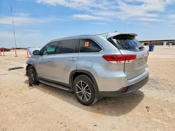 5TDKZRFH7KS321999 2019 TOYOTA HIGHLANDER - Image 2