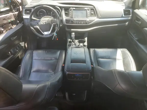 5TDKZRFH7KS324692 2019 TOYOTA HIGHLANDER - Image 8