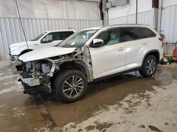 5TDKZRFH7KS329522 2019 TOYOTA HIGHLANDER - Image 1