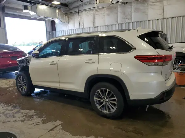 5TDKZRFH7KS329522 2019 TOYOTA HIGHLANDER - Image 2