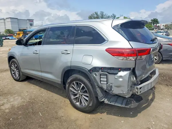 5TDKZRFH7KS332243 2019 TOYOTA HIGHLANDER - Image 2