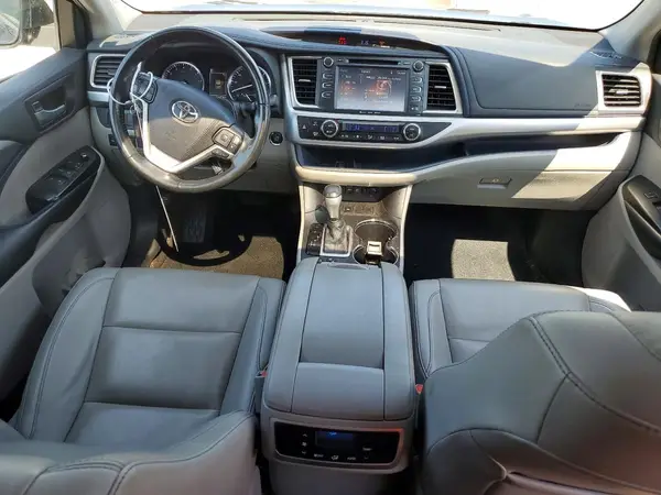 5TDKZRFH7KS333036 2019 TOYOTA HIGHLANDER - Image 8