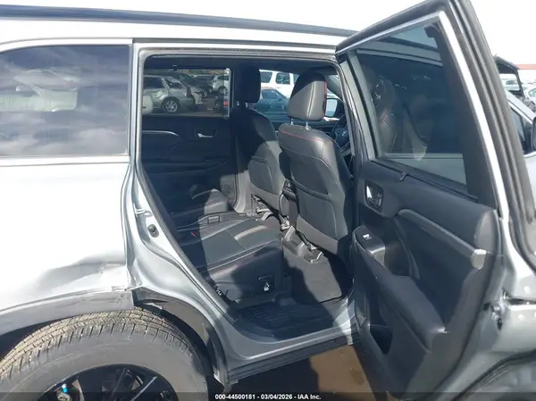 5TDKZRFH7KS333974 2019 TOYOTA HIGHLANDER - Image 8