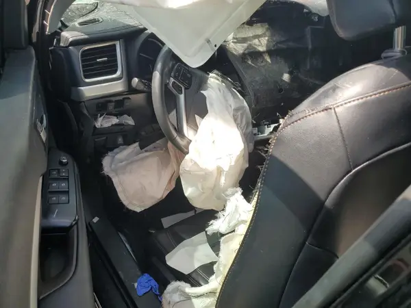 5TDKZRFH7KS338852 2019 TOYOTA HIGHLANDER - Image 8