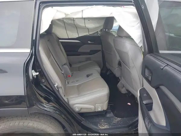 5TDKZRFH7KS341198 2019 TOYOTA HIGHLANDER - Image 8
