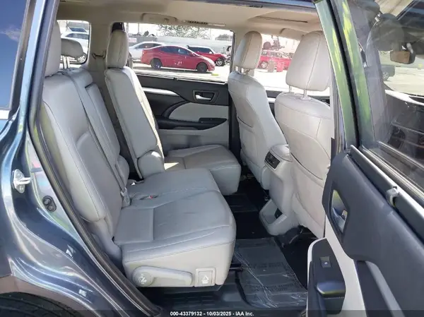 5TDKZRFH7KS346367 2019 TOYOTA HIGHLANDER - Image 8