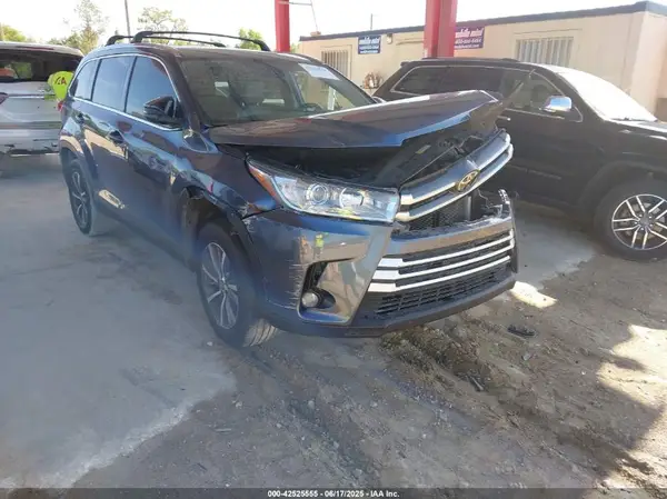 5TDKZRFH7KS346594 2019 TOYOTA HIGHLANDER - Image 1