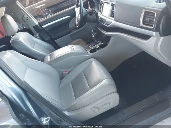 5TDKZRFH7KS346594 2019 TOYOTA HIGHLANDER - Image 8