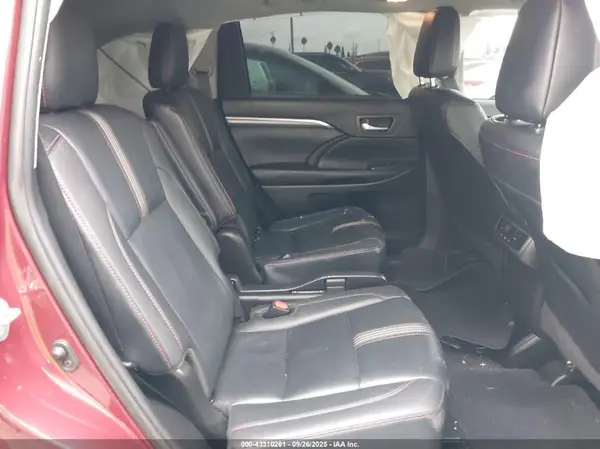 5TDKZRFH7KS348958 2019 TOYOTA HIGHLANDER - Image 8