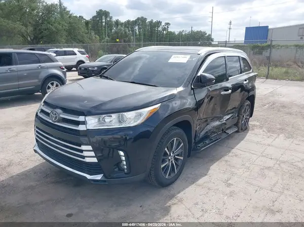 5TDKZRFH7KS357451 2019 TOYOTA HIGHLANDER - Image 2