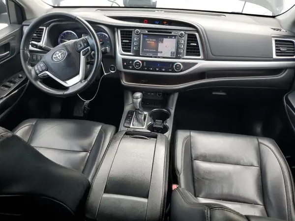 5TDKZRFH7KS360723 2019 TOYOTA HIGHLANDER - Image 8