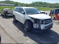 5TDKZRFH7KS369132 2019 TOYOTA HIGHLANDER