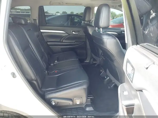5TDKZRFH7KS369132 2019 TOYOTA HIGHLANDER - Image 8