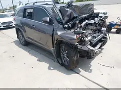 5TDKZRFH7KS369969 2019 TOYOTA HIGHLANDER