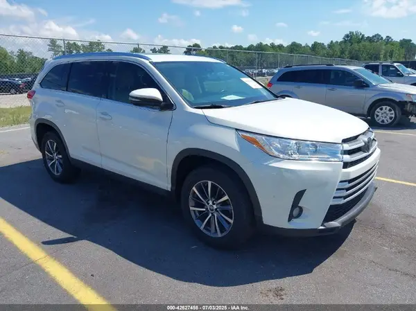 5TDKZRFH7KS551929 2019 TOYOTA HIGHLANDER - Image 1