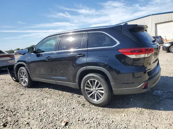 5TDKZRFH7KS552594 2019 TOYOTA HIGHLANDER - Image 2