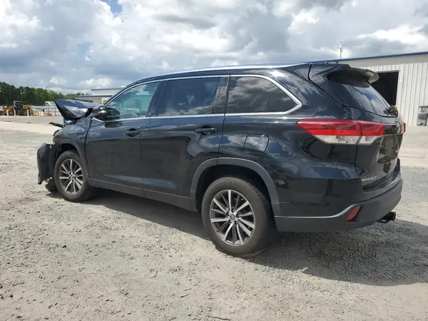 5TDKZRFH7KS552689 2019 TOYOTA HIGHLANDER - Image 2