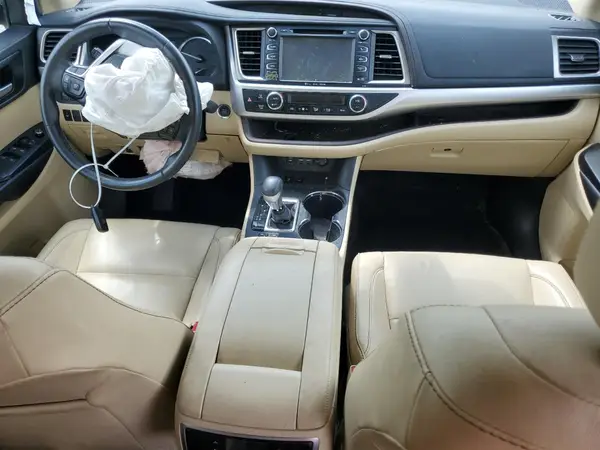 5TDKZRFH7KS552689 2019 TOYOTA HIGHLANDER - Image 8