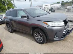 5TDKZRFH7KS553096 2019 TOYOTA HIGHLANDER