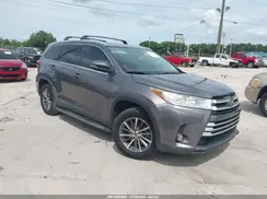 5TDKZRFH7KS554698 2019 TOYOTA HIGHLANDER