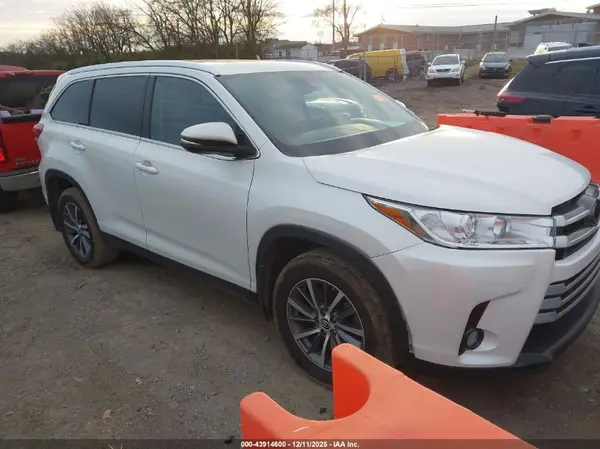 5TDKZRFH7KS555799 2019 TOYOTA HIGHLANDER - Image 1