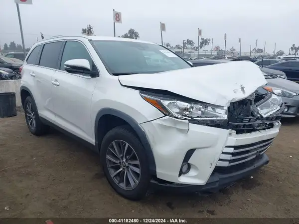 5TDKZRFH7KS562431 2019 TOYOTA HIGHLANDER - Image 1
