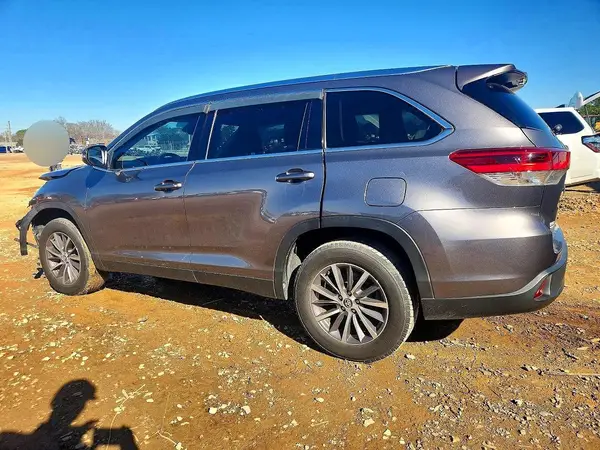 5TDKZRFH7KS564907 2019 TOYOTA HIGHLANDER - Image 2