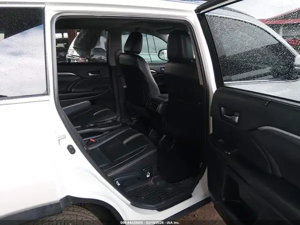 5TDKZRFH7KS569153 2019 TOYOTA HIGHLANDER - Image 8