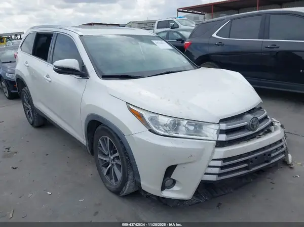 5TDKZRFH7KS571050 2019 TOYOTA HIGHLANDER - Image 1