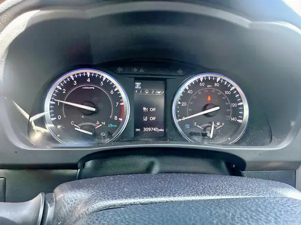 5TDKZRFH7KS572196 2019 TOYOTA HIGHLANDER - Image 8