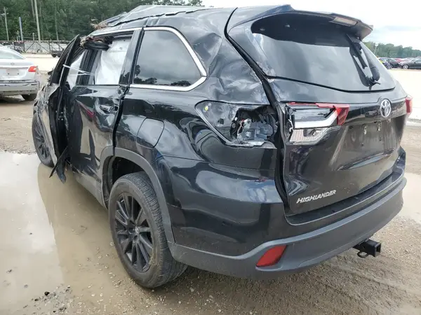 5TDKZRFH7KS574000 2019 TOYOTA HIGHLANDER - Image 2