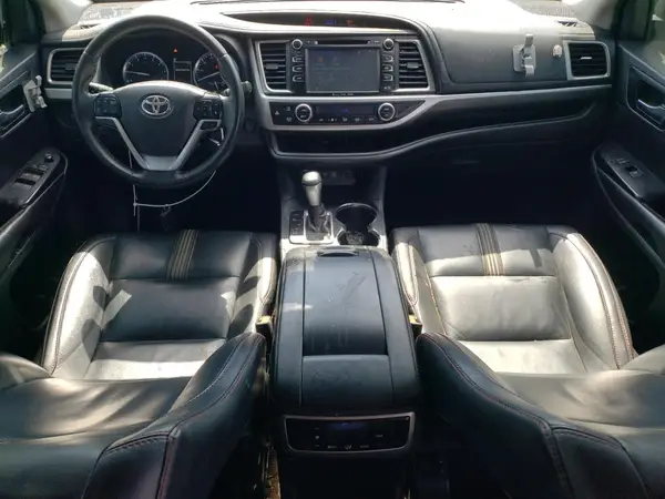 5TDKZRFH7KS575003 2019 TOYOTA HIGHLANDER - Image 8