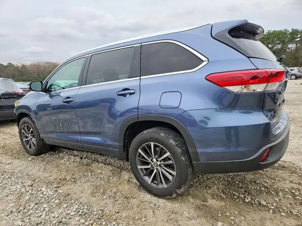 5TDKZRFH8HS187996 2017 TOYOTA HIGHLANDER - Image 2