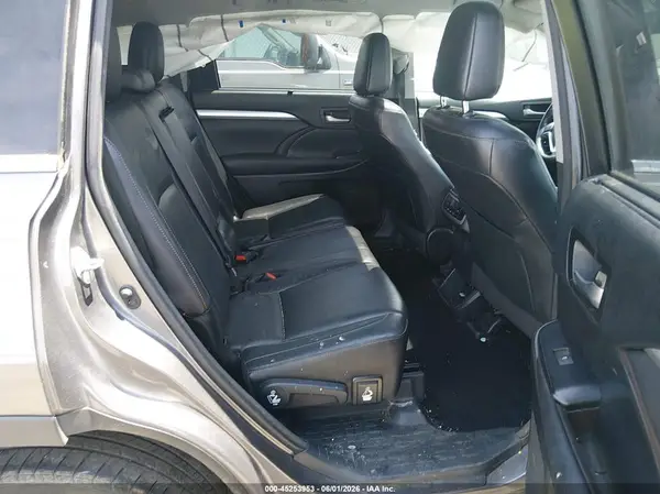 5TDKZRFH8HS216493 2017 TOYOTA HIGHLANDER - Image 8