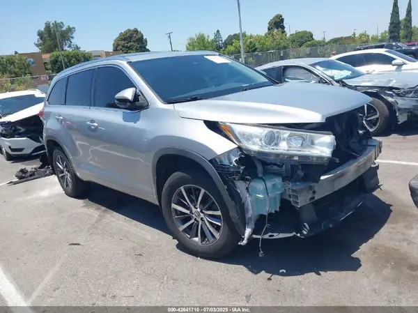 5TDKZRFH8HS507575 2017 TOYOTA HIGHLANDER - Image 1