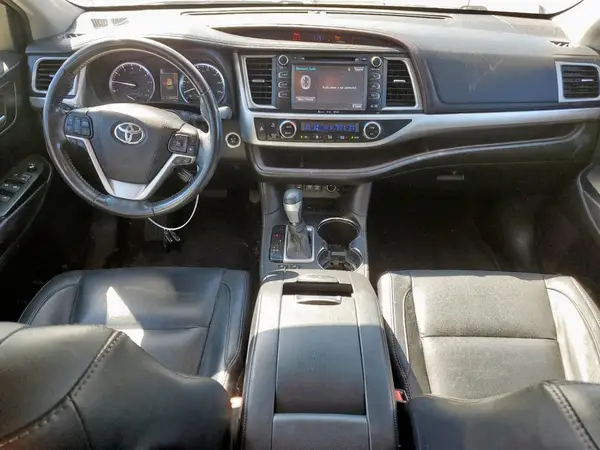 5TDKZRFH8HS509133 2017 TOYOTA HIGHLANDER - Image 8