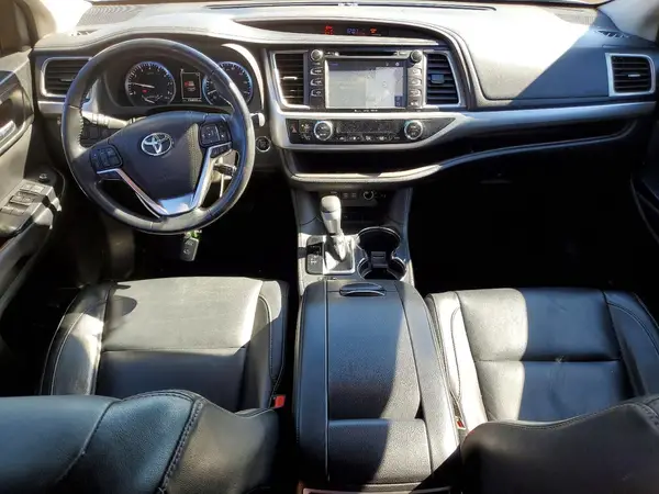 5TDKZRFH8HS510296 2017 TOYOTA HIGHLANDER - Image 8