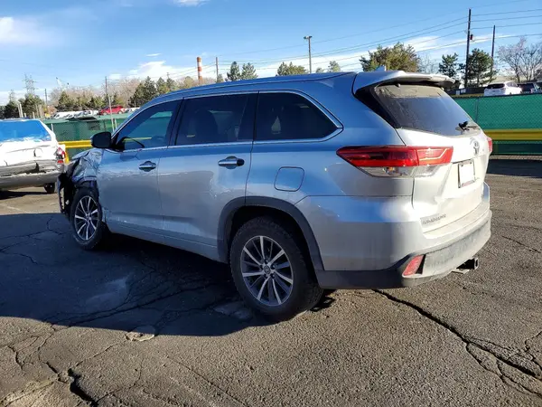 5TDKZRFH8HS511044 2017 TOYOTA HIGHLANDER - Image 2