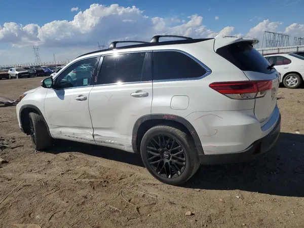 5TDKZRFH8HS512761 2017 TOYOTA HIGHLANDER - Image 2