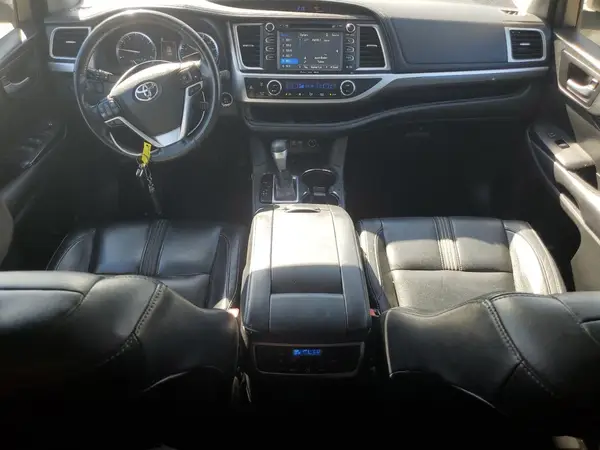 5TDKZRFH8HS512761 2017 TOYOTA HIGHLANDER - Image 8
