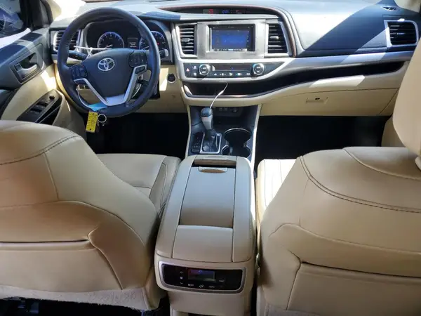5TDKZRFH8HS516633 2017 TOYOTA HIGHLANDER - Image 8