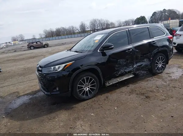 5TDKZRFH8HS518284 2017 TOYOTA HIGHLANDER - Image 2