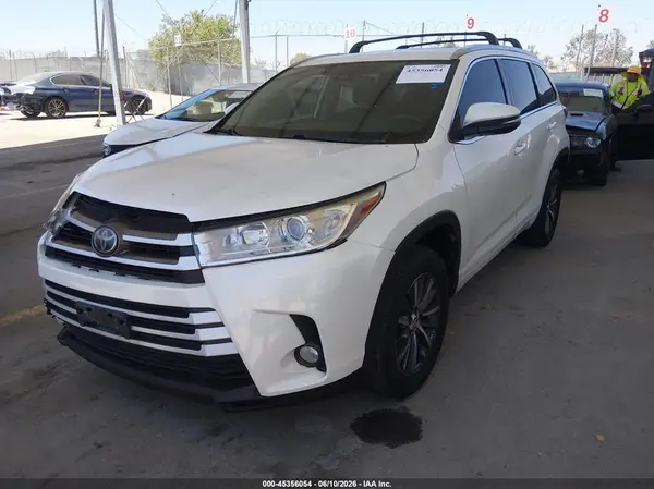 5TDKZRFH8HS522237 2017 TOYOTA HIGHLANDER - Image 2