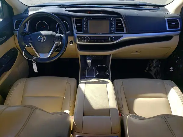 5TDKZRFH8HS522495 2017 TOYOTA HIGHLANDER - Image 8