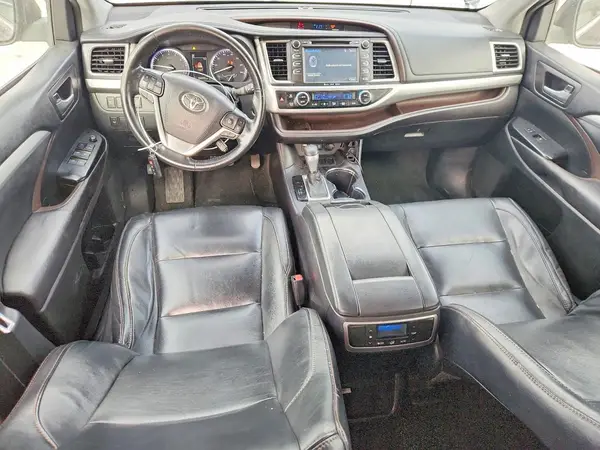 5TDKZRFH8HS522724 2017 TOYOTA HIGHLANDER - Image 8