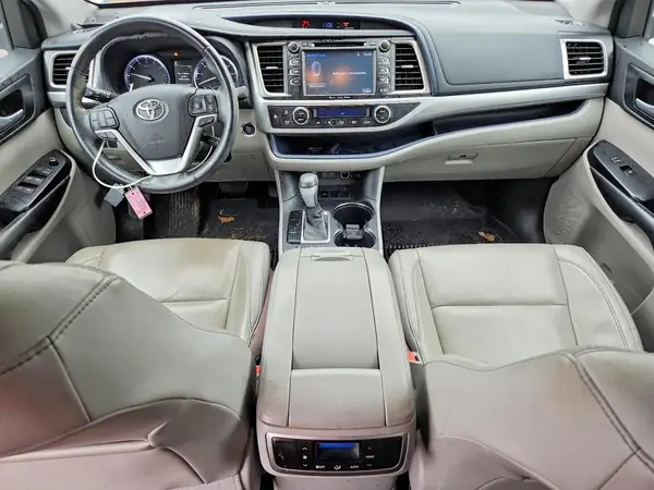 5TDKZRFH8HS525624 2017 TOYOTA HIGHLANDER - Image 8
